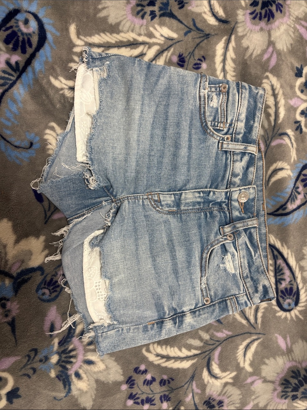 American Eagle Women's Light Blue Distressed Denim Shorts